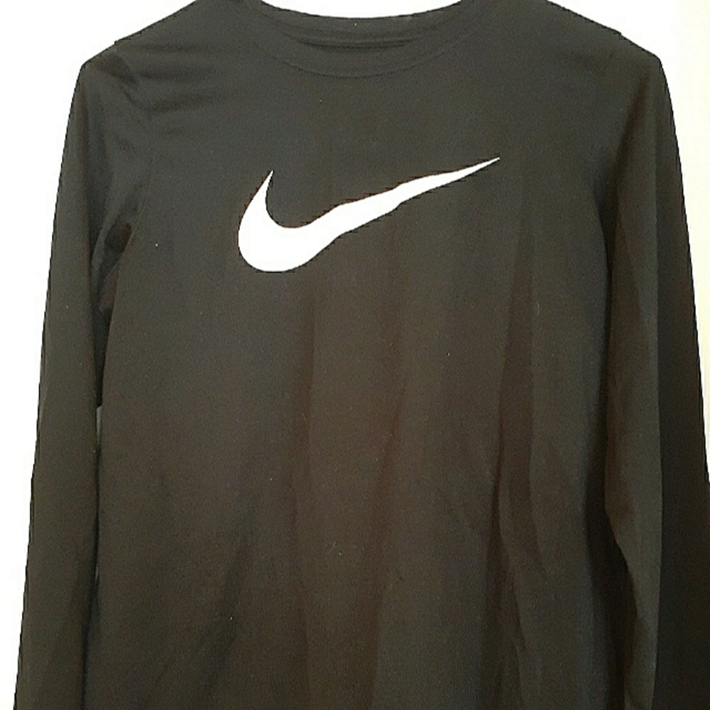 Nike Dri-Fit Long Sleeve Shirt